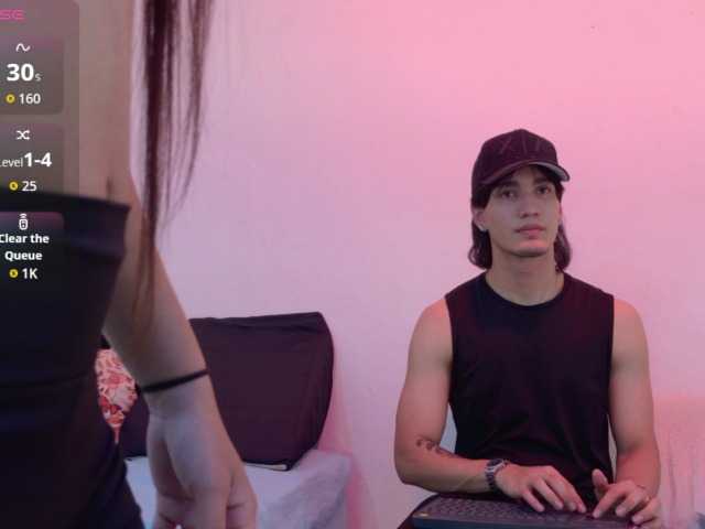 sweetauracouple live cam on BongaCams
