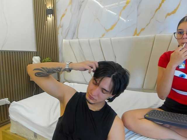 sweetauracouple live cam on BongaCams