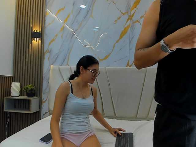 sweetauracouple live cam on BongaCams