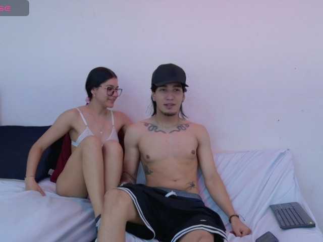 sweetauracouple live cam on BongaCams
