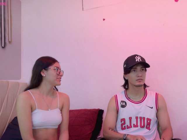 sweetauracouple live cam on BongaCams