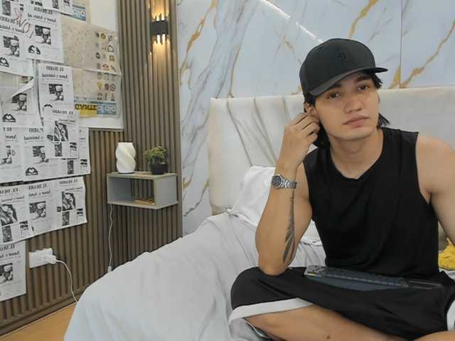 sweetauracouple live cam on BongaCams