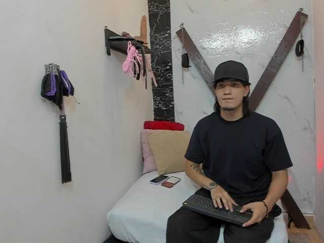 sweetauracouple live cam on BongaCams