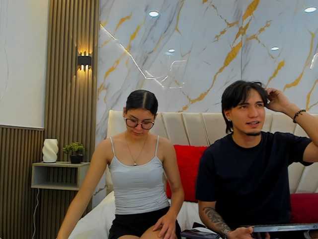 sweetauracouple live cam on BongaCams