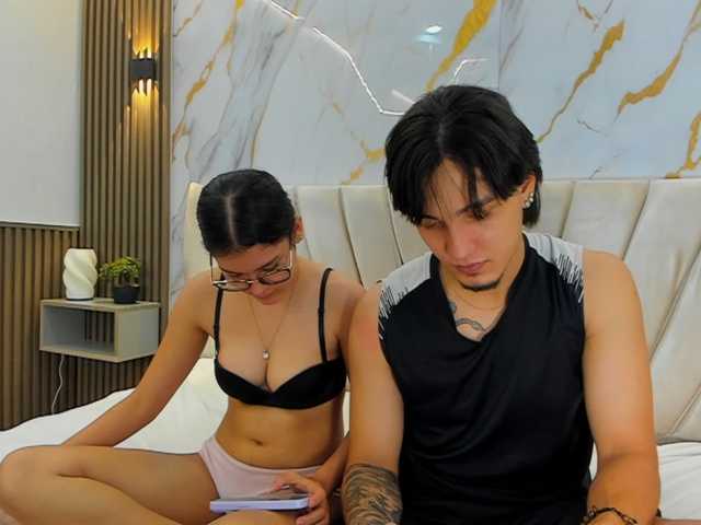 sweetauracouple live cam on BongaCams