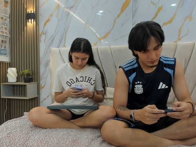 sweetauracouple live cam on BongaCams
