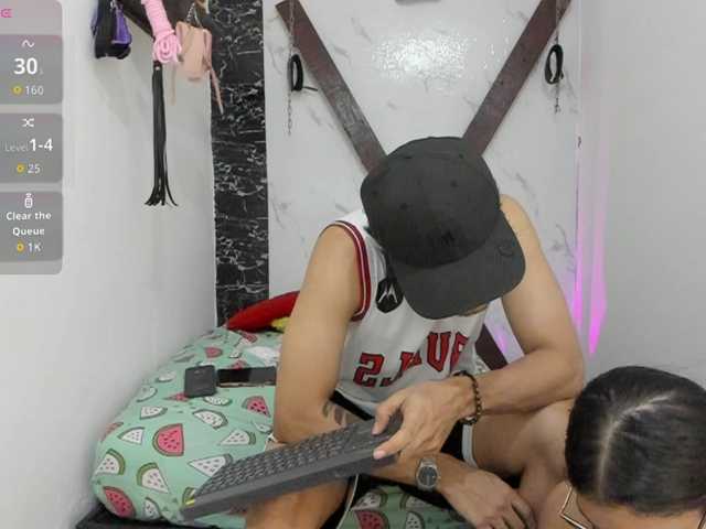 sweetauracouple live cam on BongaCams