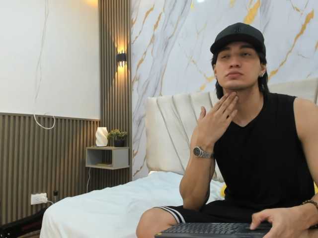 sweetauracouple live cam on BongaCams