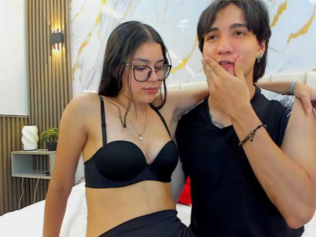 sweetauracouple live cam on BongaCams