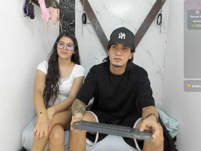 sweetauracouple live cam on BongaCams