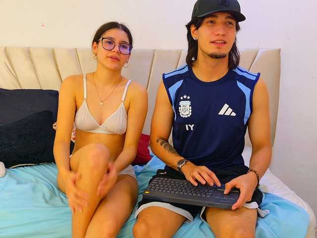 sweetauracouple live cam on BongaCams