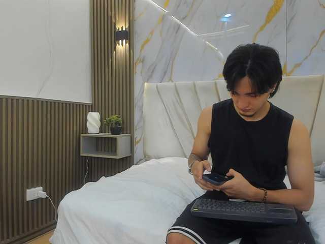 sweetauracouple live cam on BongaCams
