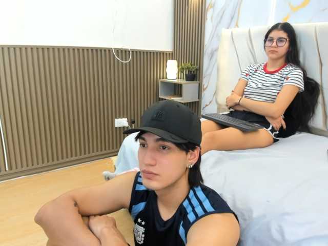 sweetauracouple live cam on BongaCams