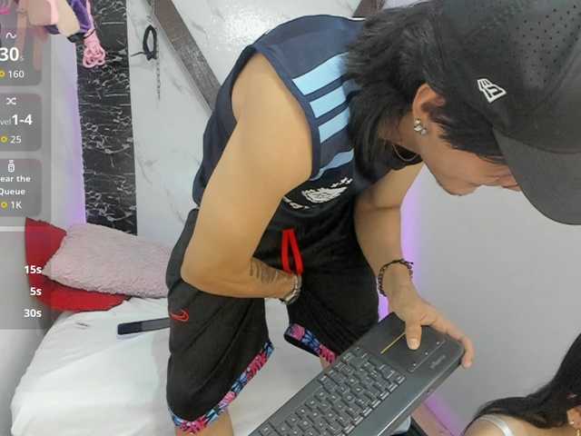 sweetauracouple live cam on BongaCams