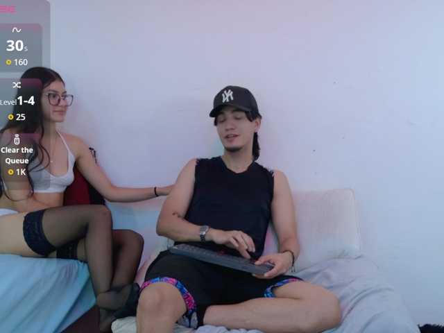 sweetauracouple live cam on BongaCams