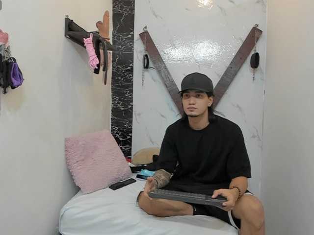 sweetauracouple live cam on BongaCams