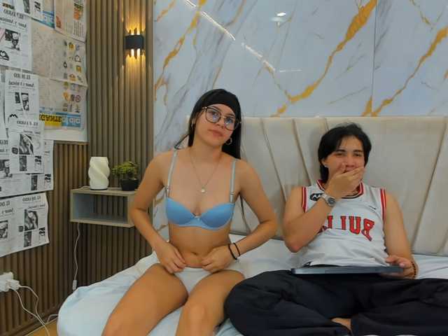 sweetauracouple live cam on BongaCams