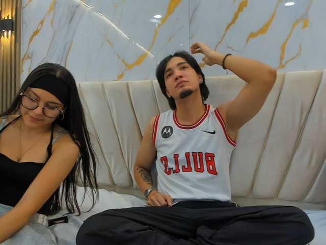 sweetauracouple live cam on BongaCams