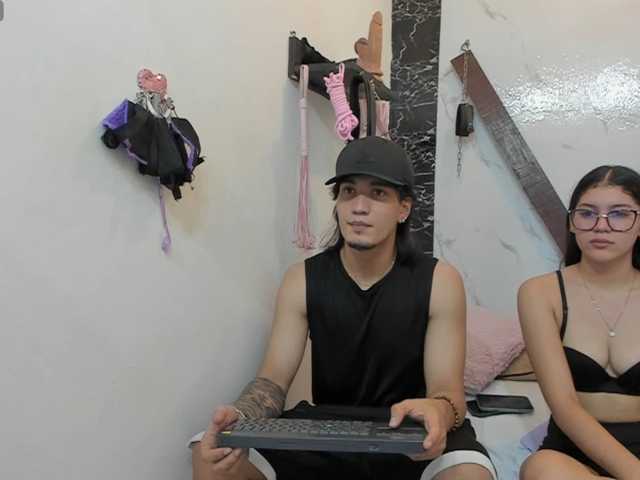 sweetauracouple live cam on BongaCams