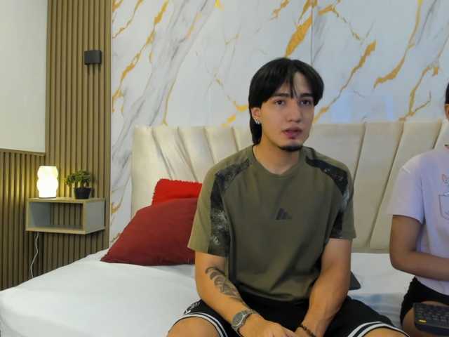sweetauracouple live cam on BongaCams