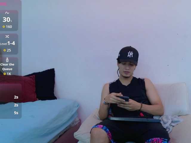sweetauracouple live cam on BongaCams