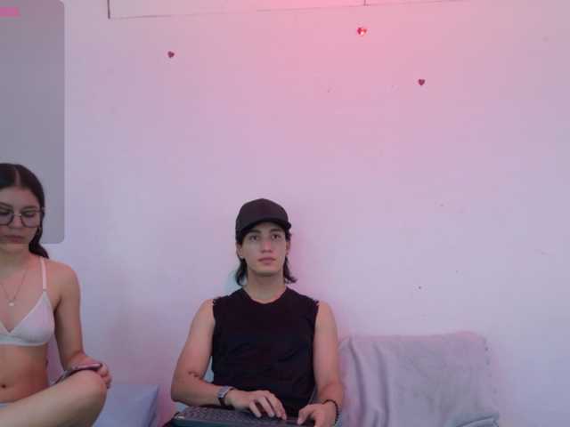 sweetauracouple live cam on BongaCams