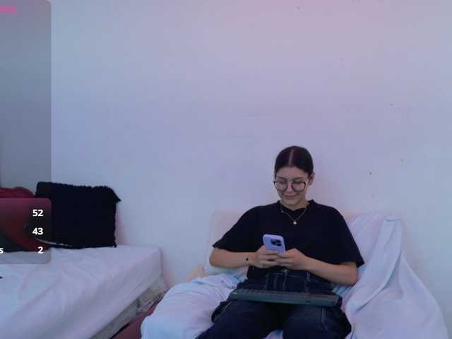 sweetauracouple live cam on BongaCams