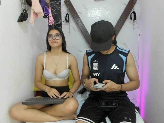 sweetauracouple live cam on BongaCams