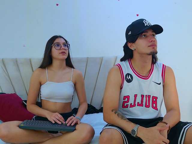 sweetauracouple live cam on BongaCams