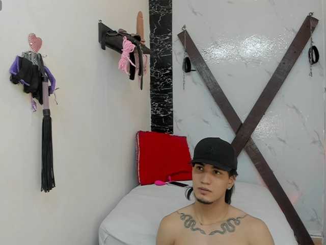 sweetauracouple live cam on BongaCams