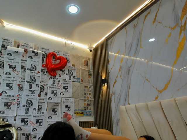sweetauracouple live cam on BongaCams