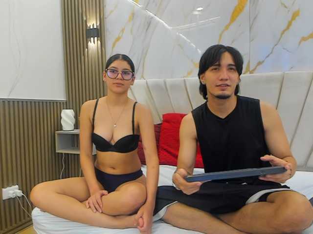 sweetauracouple live cam on BongaCams