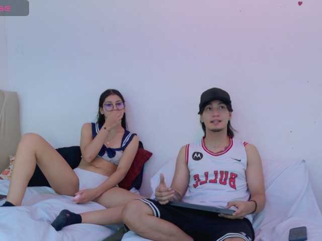 sweetauracouple live cam on BongaCams