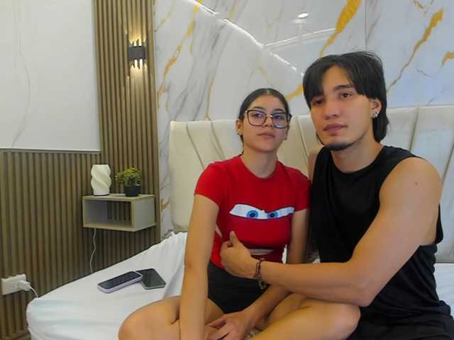 sweetauracouple live cam on BongaCams