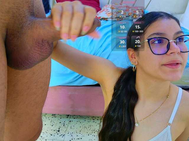 sweetauracouple live cam on BongaCams