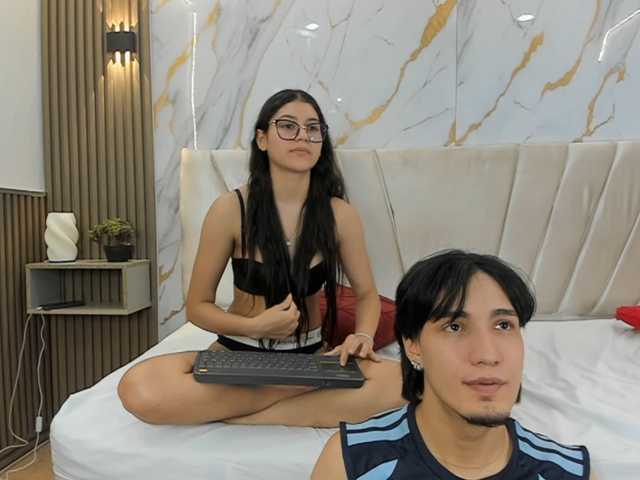 sweetauracouple live cam on BongaCams