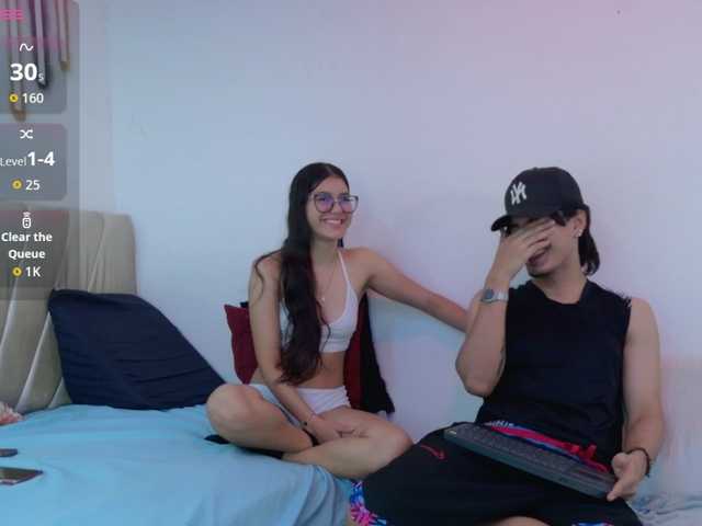 sweetauracouple live cam on BongaCams