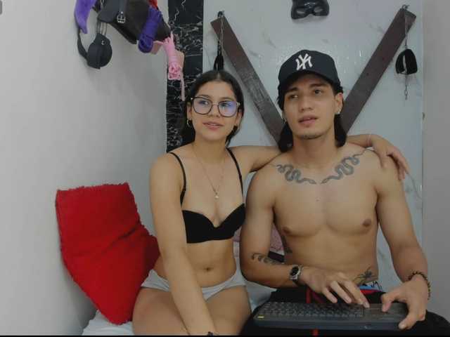 sweetauracouple live cam on BongaCams
