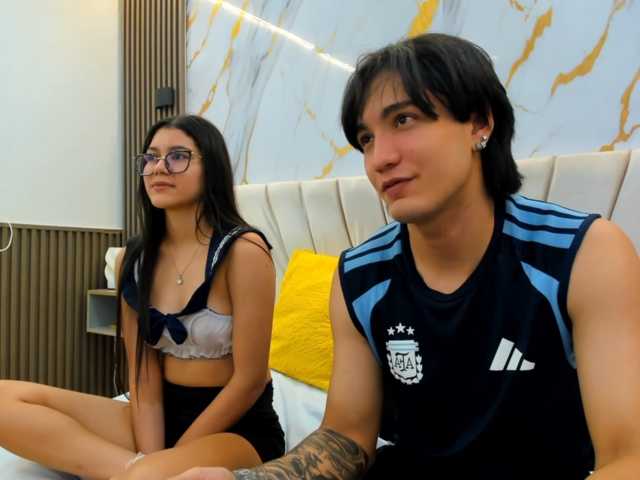 sweetauracouple live cam on BongaCams