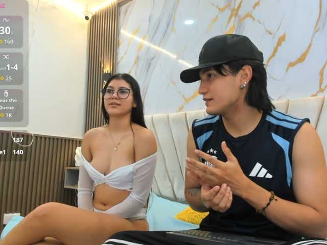 sweetauracouple live cam on BongaCams