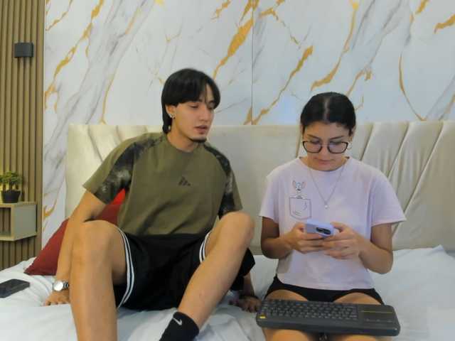 sweetauracouple live cam on BongaCams