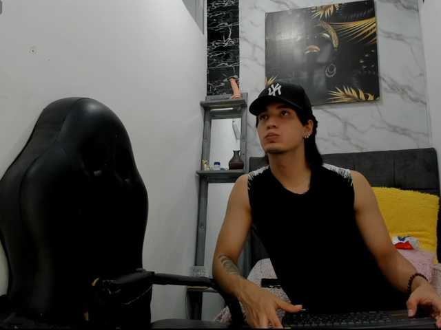 sweetauracouple live cam on BongaCams