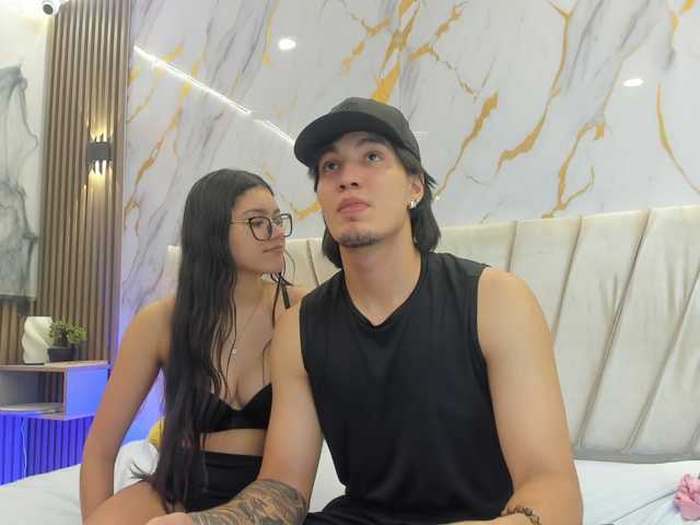 sweetauracouple live cam on BongaCams