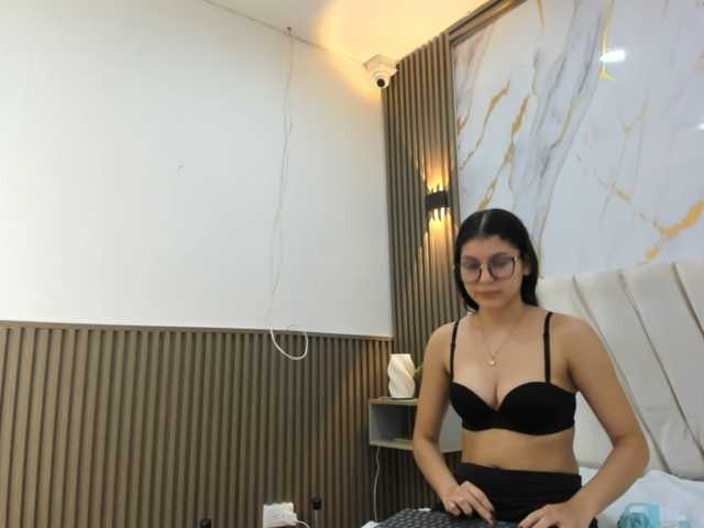 sweetauracouple live cam on BongaCams