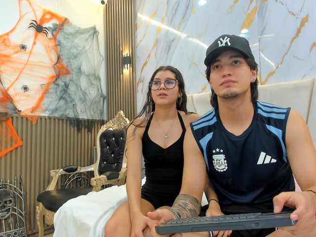 sweetauracouple live cam on BongaCams