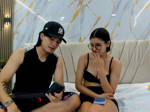 sweetauracouple live cam on BongaCams