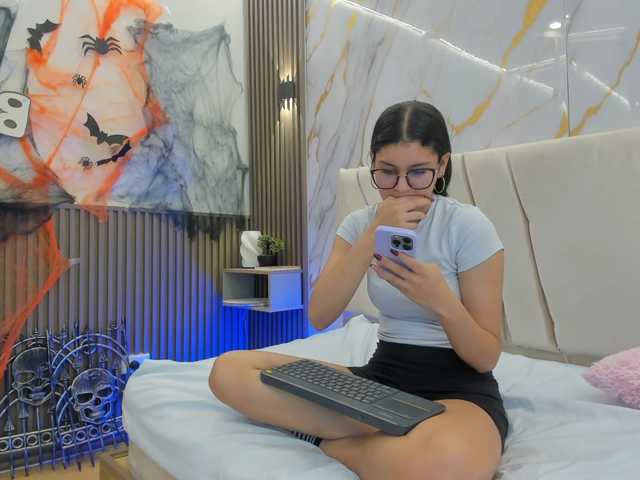 sweetauracouple live cam on BongaCams