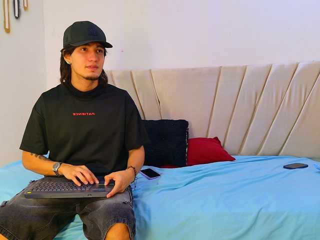 sweetauracouple live cam on BongaCams