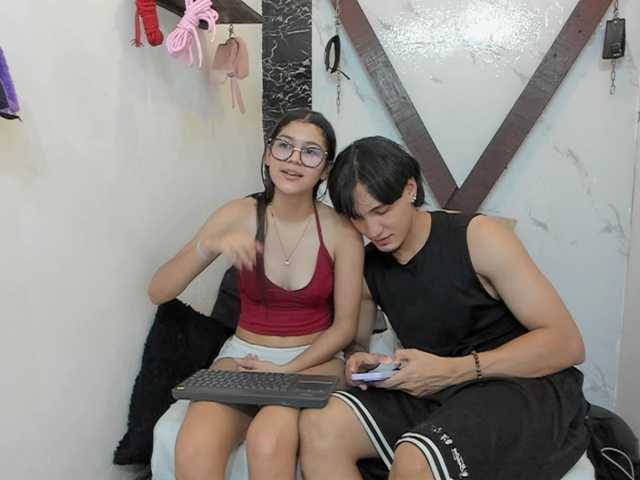 sweetauracouple live cam on BongaCams