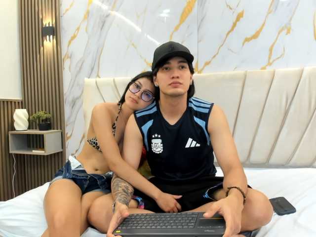 sweetauracouple live cam on BongaCams